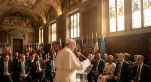 Líder religioso habla ante delegados internacionales